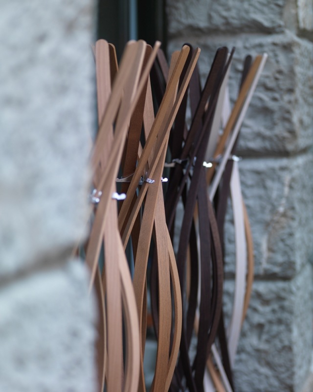 značkový stojan na šaty bukové drevo háčik