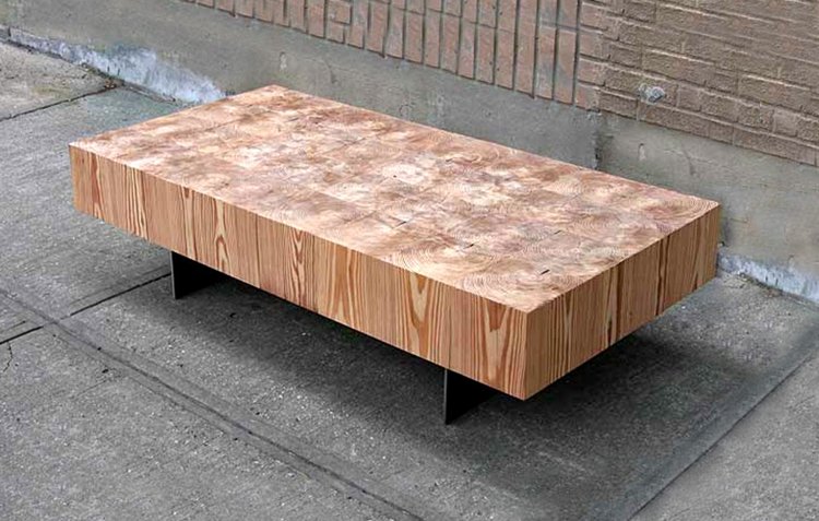 Drevo v priereze slúži ako úžitková plocha dizajnérsky nábytok nohy z dreva na konci zrna