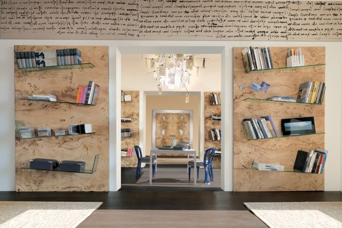 Nástenný policový systém z naplaveného dreva je vyrobený vysoko kvalitne