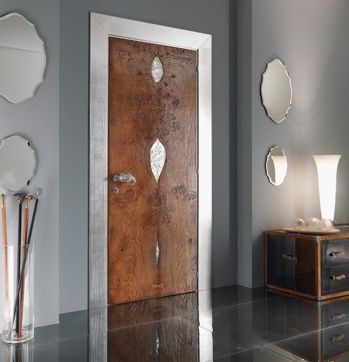 Dizajnový nábytok interiérové ​​dvere kovový rám z recyklovaného dreva