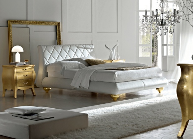 Štýlové sklo s krištáľovým lustrom