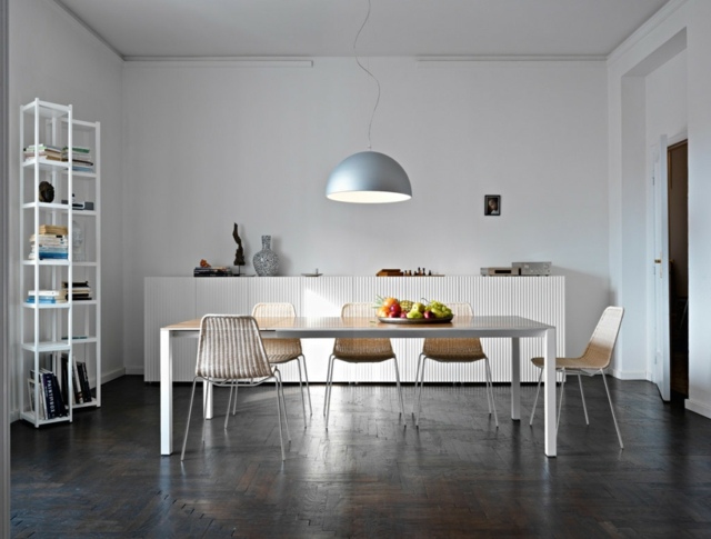 Závesná lampa na betónovú podlahu nástenný policový systém drevo biela