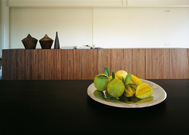 Jedálenský stôl tmavá farba dizajnér douglasky Taliansko