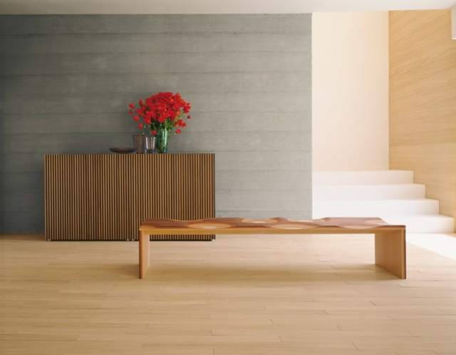 Vchod do komody, komoda, kamenné dosky, obklady stien