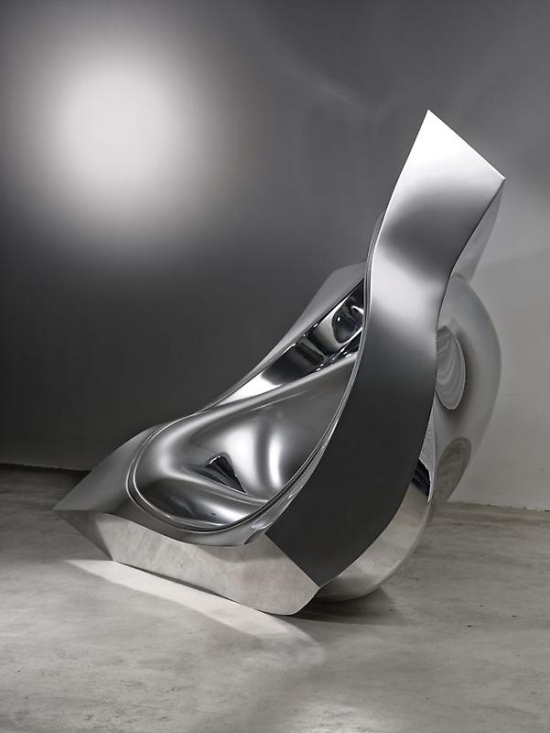 dizajnérsky nábytok od skrútenej formy ron arad