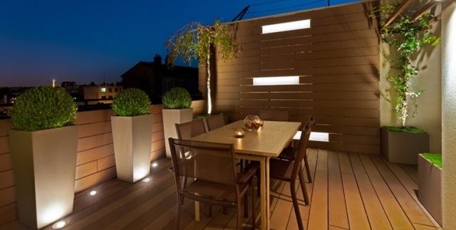 Sadzačky terás na ochranu osobných údajov zábradlia na podlahe chodby