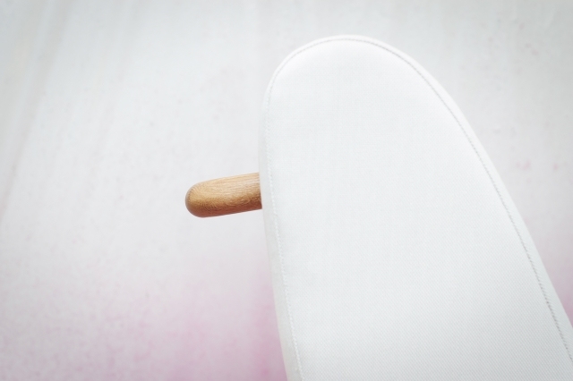 kreslo Rapide od Onemandua a Borga v bielej farbe rapide-kreslo-design-koliesko-ako