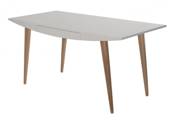 Moderná kancelária ministra- biele drevené nohy