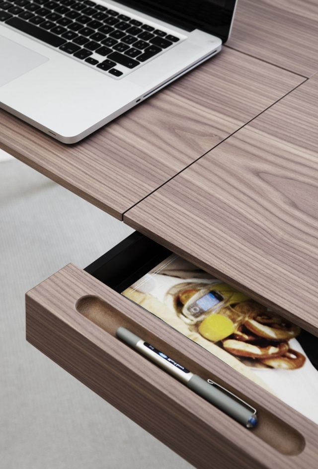 Skrinka z preglejky Cosimo s bočným zásuvkovým priestorom na stôl Stôl-na-laptop-polica-na-pero-zásuvky-zásuvky