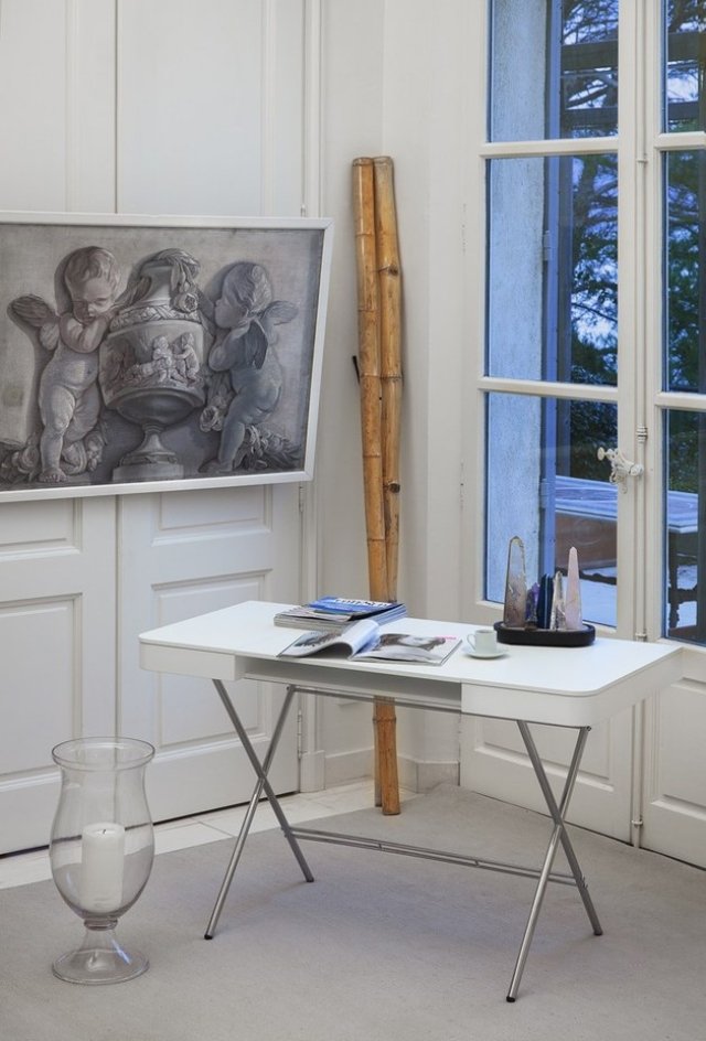 Dizajnový stôl Marco Zanuso Jr pre pracovný stôl Adentro -Cosimo kompaktný nábytok-biela-cosimo-písací stôl-dizajn-marco-zanuso-jr-adentro