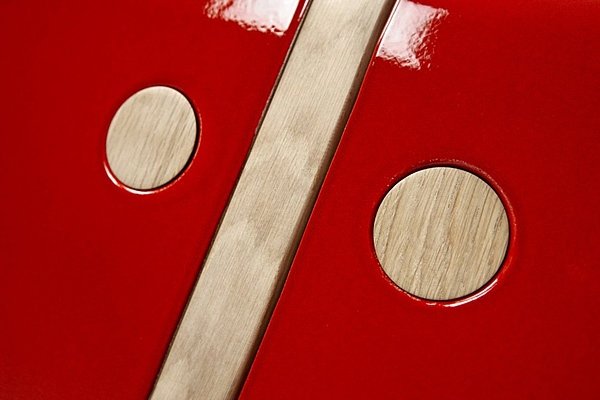 dizajn skrinky z dreva a prvkov z keramického dreva