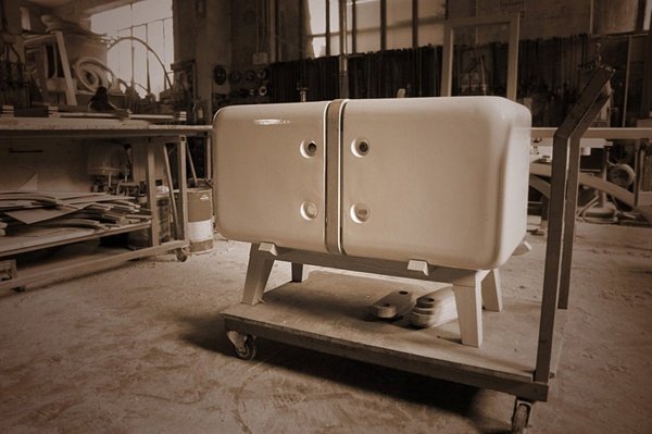 podrobne prevedenie skrine z drevárskej a keramickej výroby