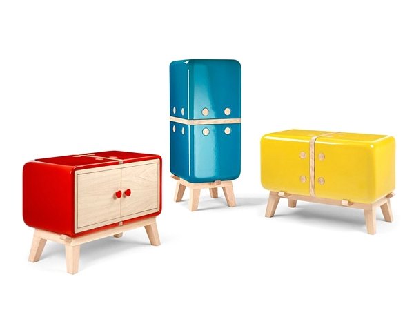 Dizajnové skrinky z dreva a keramiky vytvárajú atmosféru