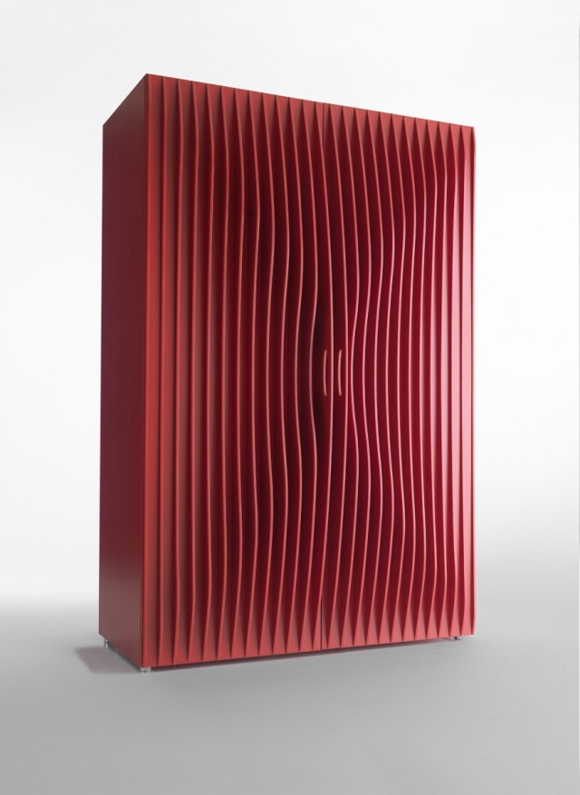 návrhár červená farba akcent interiér nápady inšpirácia