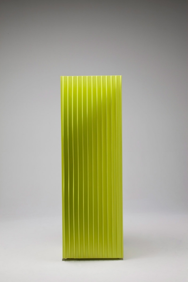 skrine skriňa viac políc žlté nápady