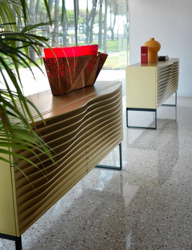 skrine, príslušenstvo, interiér, kompletné závody, sklenené dvere