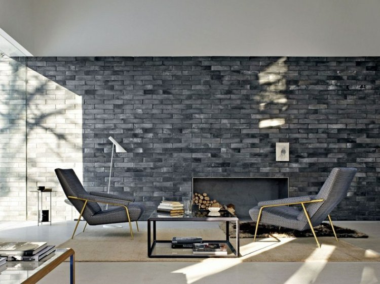 Dizajnové kreslo, klasické obývacie izby, krb, nápady na stenu z prírodného kameňa