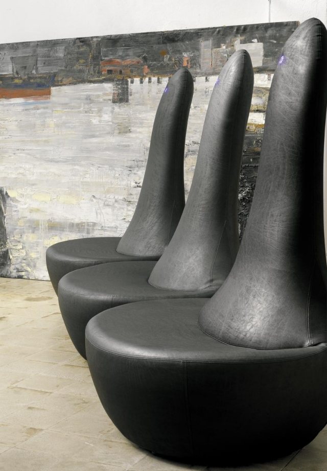 Kreslo Polifemo Adrenalina v čiernom polyuretánovom čalúnení dizajnové kreslo polifemo adrenalina čierne polyuretánové čalúnenie