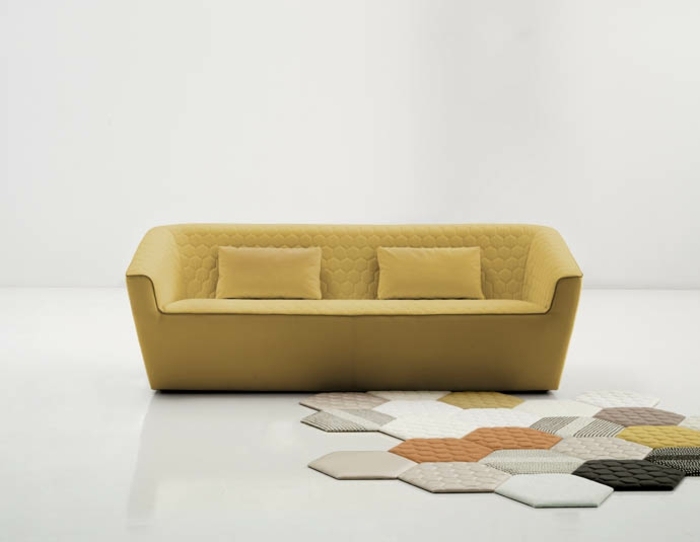 Čajová sedačka Sancal v horčicovej farbe s prešívaným vzorom Pohovka-prešívaný-čaj-horčicová farba