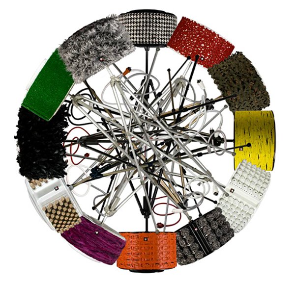 Kolekcia dizajnérskych stojacích žiaroviek, súčastí práčky, recyklovaných nápadov