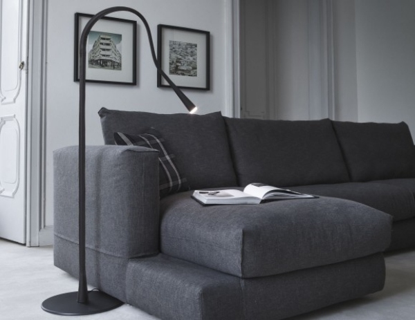 Dizajnové stojacie lampy sa vyznačujú jednoduchým dizajnom dizajnové podlahové svietidlá od spoločnosti contardi simple design