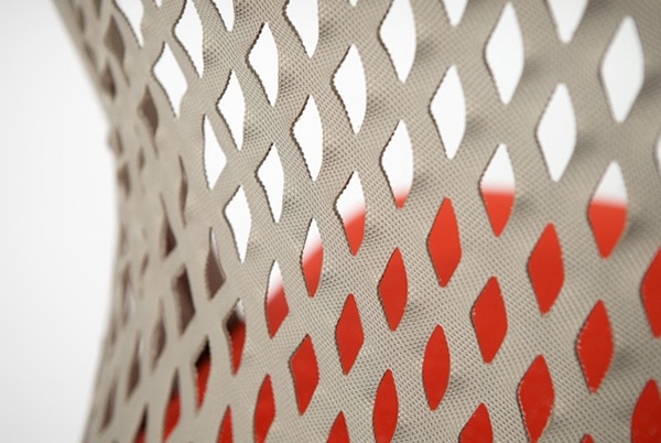 sieťová dizajnová stolička od Benjamina Huberta