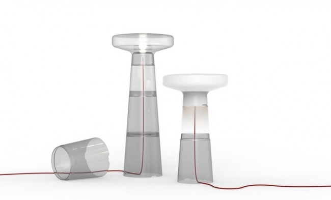 sklenené diely hromadia nápad na dizajn stojacej lampy