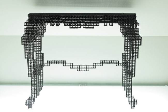 Dizajnový bočný stôl drôtené pletivo bomi park pixelový efekt Bočný stolík z dizajnového nábytku z drôteného pletiva bomi park pixel