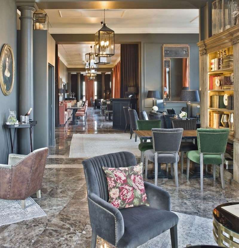 Ušľachtilý vintage nábytok v hoteli na kanáli Dizajnový nábytok-zariadenie-luxus-hotel-Benátky-moderné