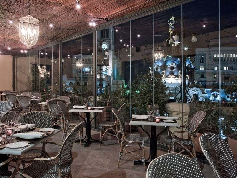 Dizajnový nábytok a zariadenie - zimná záhrada ponúka výhľad na staré mesto Dizajnový nábytok - Zimná záhrada - Benátky - Hotel