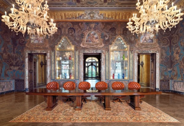 klasický drevený nábytok do konferenčnej miestnosti klasický drevený nábytok do konferenčnej miestnosti