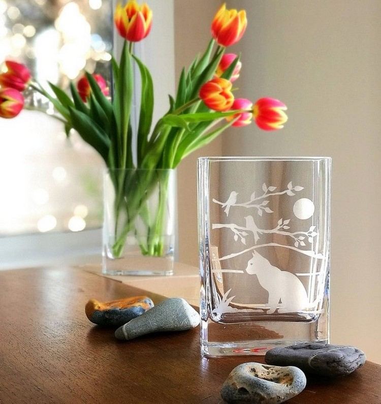 Návrhy so leptaním na zvieratách na okuliaroch