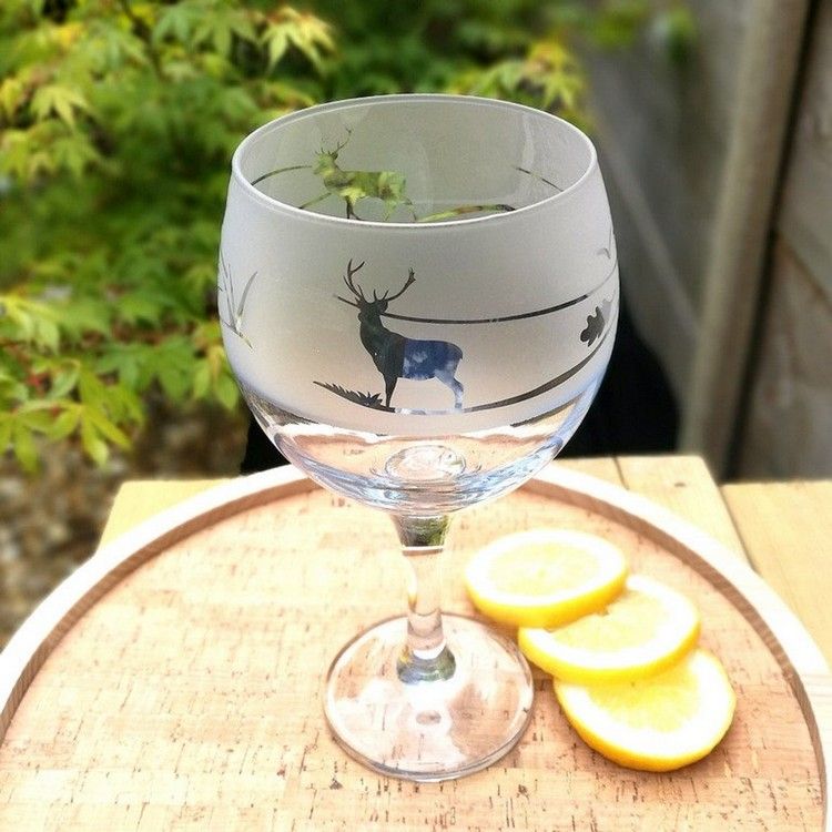 Vyrobte si jeleňa sami pomocou leptacej pasty na sklo