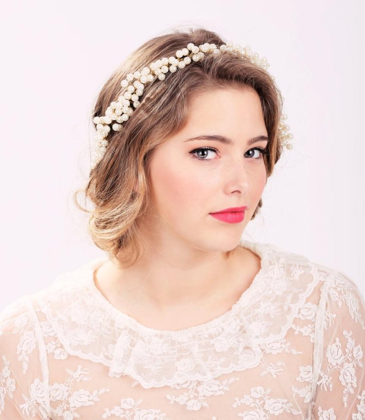 Svadobný účes na vintage svadbu - perlový diadém diadém-svadobné-perly-svadobný účes-vinobranie