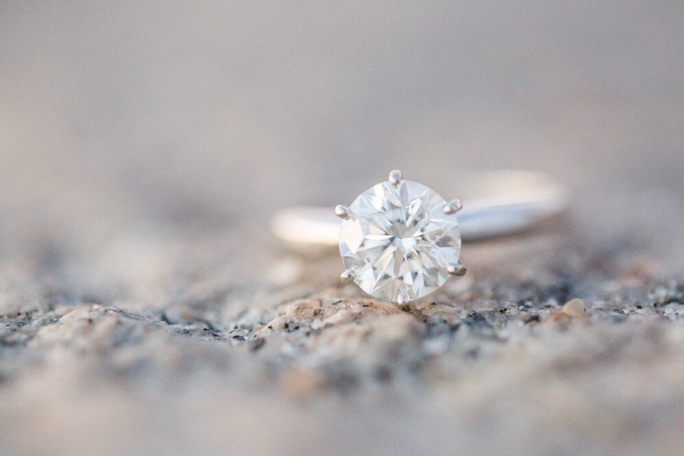 Navrhnite si šperky z drahých kameňov sami a nechajte si ich vyrobiť klenotníkom