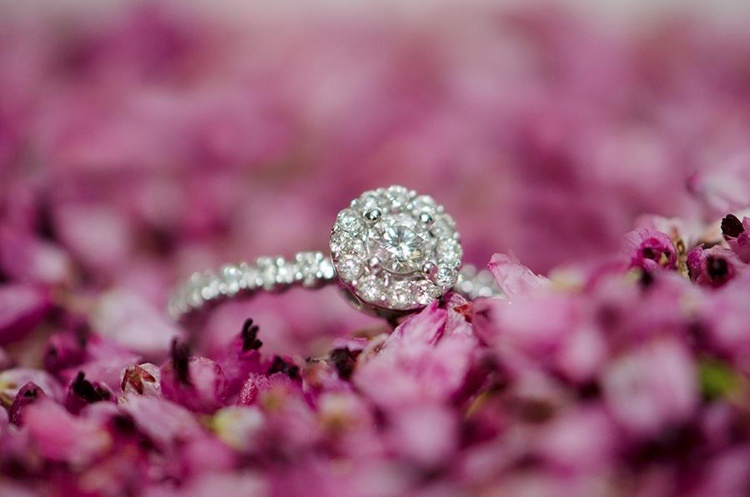 Nakupujte diamanty online, ako uznávajú maloobchodníci