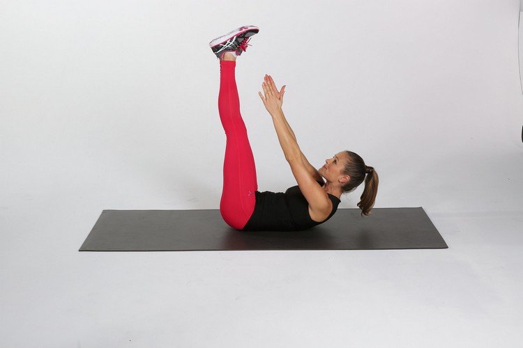 Najlepšie cvičenia na tlak na brucho s plochým bruchom a špičkou