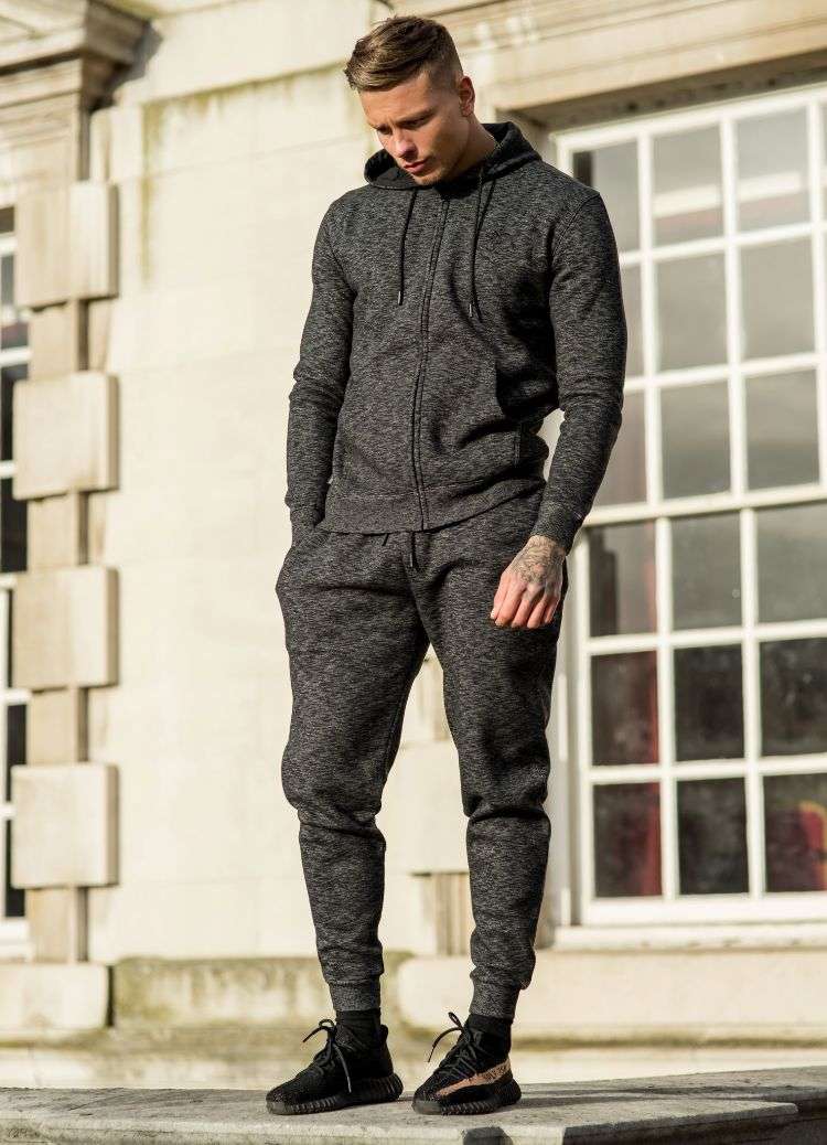 módne trendy muži 2017 2018 tepláková súprava sivá