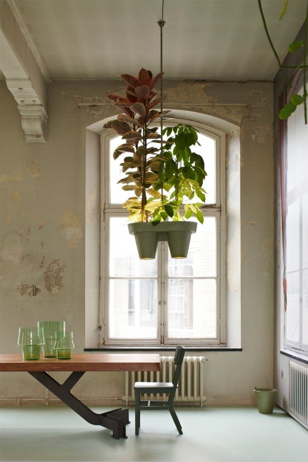 svietidlo roderick vos kancelárske priestory rastliny vane hliníkové puzdro na lampu roderick vos kancelárske priestory závodné vane