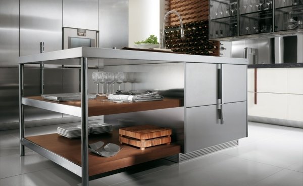 Poličky na ostrove milovníci talianskej kuchyne sivé dizajnová kuchyňa milovníci vína ostrovné police šedá