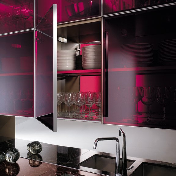 moderná kuchyňa milovník talianskeho fialového skla moderná kuchyňa milovník fialového skla v talianskom dizajne