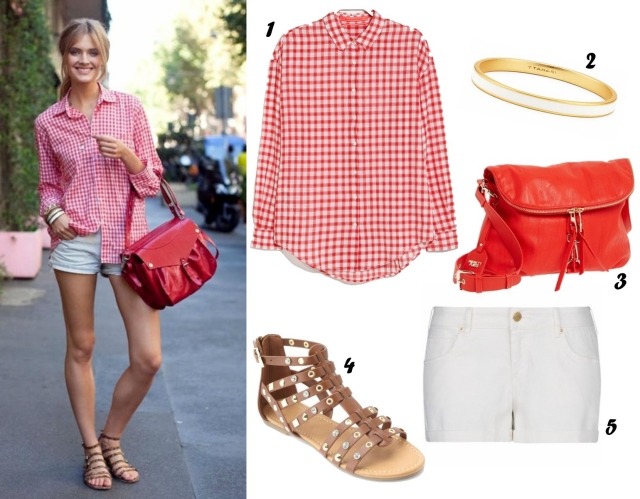 Vidiecka košeľa s rímskymi sandálmi a červeným vreckom košeľové šortky-kombinované topánky-rímske