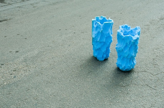 dekoratívna váza zaujímavá bez hladkých čistých povrchov