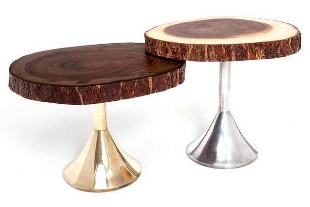 Konferenčné stolíky z masívu s červenými kovovými nohami