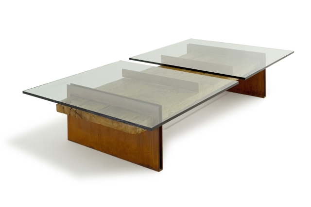 konferenčný stolík chapa sklenený masívny vrchol moderný