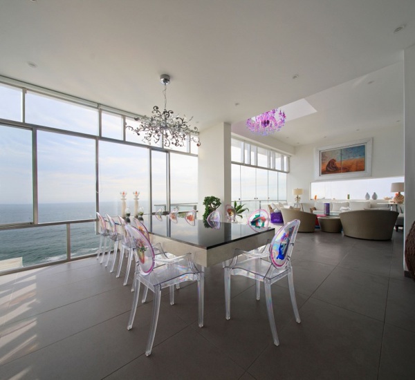 elegantný farebný interiér Jedáleň - moderný interiér