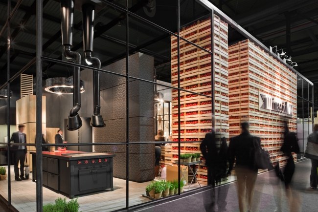 minacciolo predstavuje kuchynský ostrovček mina z nehrdzavejúcej ocele výstava minacciolo mina kuchynský ostrovček nerez