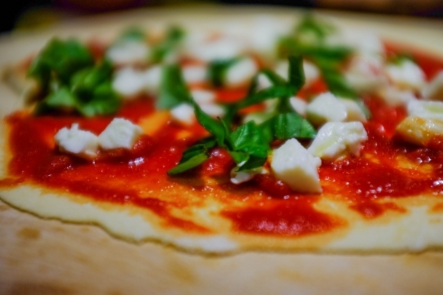 Recept Margherita Paradajkovo -cesnakovo -bazalková soľ Recept na pizzu Margherita paradajkovo-cesnakovo-bazalkovo-olivový olej