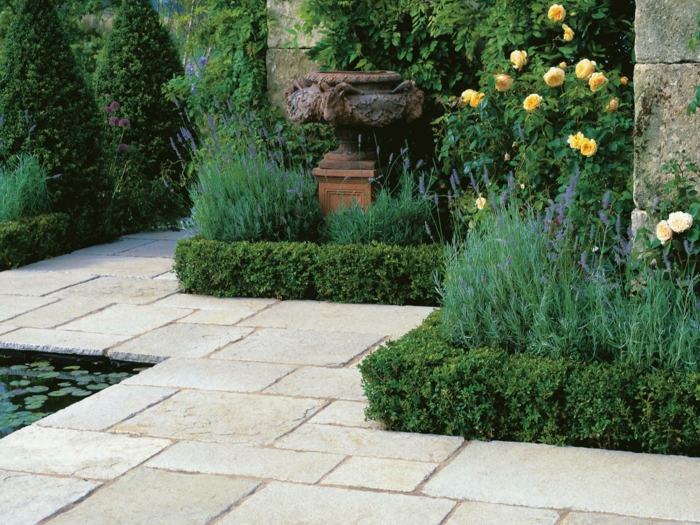 živé ploty nápad nízka dekorácia záhradné jazierko