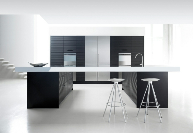 moderný kuchynský ostrov čierno biela kuchyňa jedálenský kút čierna biela kuchyňa jedálenský kút vstavané spotrebiče